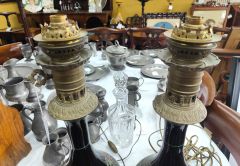 Pair of porcelain & brass lamps Thumbnail 3