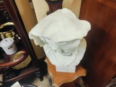 Marble Bust of lady Thumbnail 3