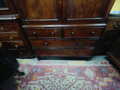 Georgian mahogany linen press Thumbnail 3