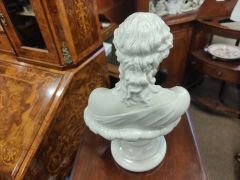 Belleek bust Thumbnail 3