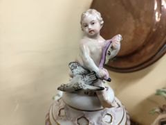 Pair of berlin covered vases Thumbnail 3