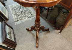 Victorian burr walnut table Thumbnail 3