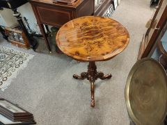 Victorian burr walnut table Thumbnail 3