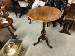 Victorian oak side table  Thumbnail 1