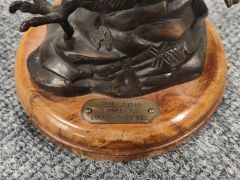 Bronze eagle on plinth Thumbnail 3