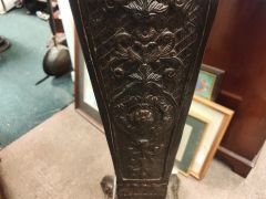Bronze pedestal Thumbnail 3