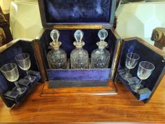 Victorian walnut decanter box Thumbnail 3