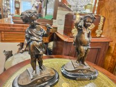 Pair of bronze figures Thumbnail 2