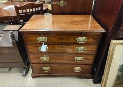 Georgian mahogany chest of drawers Thumbnail 1