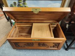 Chinese trunk Thumbnail 3