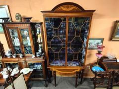 Edwardian mahogany display cabinet with inlay & drawer Thumbnail 3