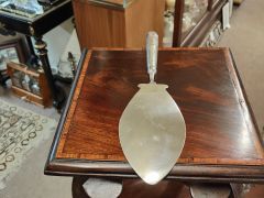 Irish silver cake slice Thumbnail 2
