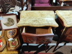 Pair of marble top pedestals Thumbnail 3