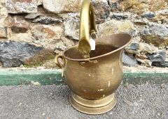Brass coal scuttle  Thumbnail 1