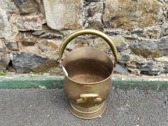 Brass coal scuttle  Thumbnail 2