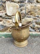 Brass coal scuttle  Thumbnail 3