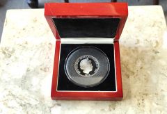 Silver 925 proof five pound coin in case Thumbnail 3