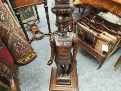 Carved oak pedestal Thumbnail 2
