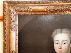 Early 18th century oil portrait in gilt frame Thumbnail 3