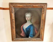 Early 18th century oil portrait in gilt frame Thumbnail 4