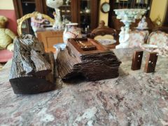 Old carved wooden dominoes set Thumbnail 6