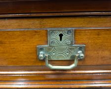 Victorian mahogany leather top desk Thumbnail 3