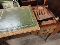 Edwardian leather top desk  Thumbnail 6