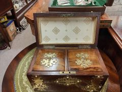 Victorian walnut & brass bound tea caddy Thumbnail 3