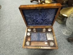 Victorian walnut fitted box Thumbnail 3