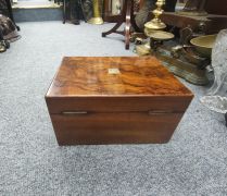 Victorian walnut fitted box Thumbnail 3