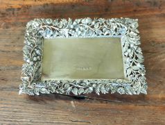 Silver stand Thumbnail 2