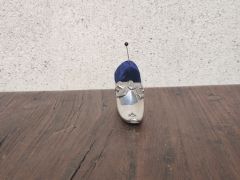 Silver shoe pin cushion Thumbnail 4