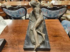 Bronze figure of lady on marble plinth  (modern) Thumbnail 2