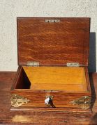 Oak brass box & key Thumbnail 4