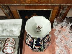 Masons porcelain penang vase Thumbnail 4