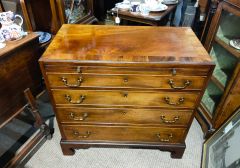 Georgian mahogany chest of drawers Thumbnail 3