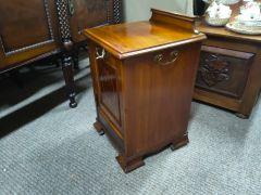 Edwardian mahogany coal box Thumbnail 2
