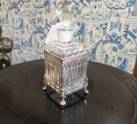 Silver stand & perfume bottle Thumbnail 1
