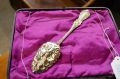 Boxed set of Victorian plated berry spoons Thumbnail 3